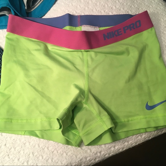 Nike work out shorts sz small - Picture 1 of 3